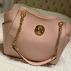 Beau MK handbag 👛💖